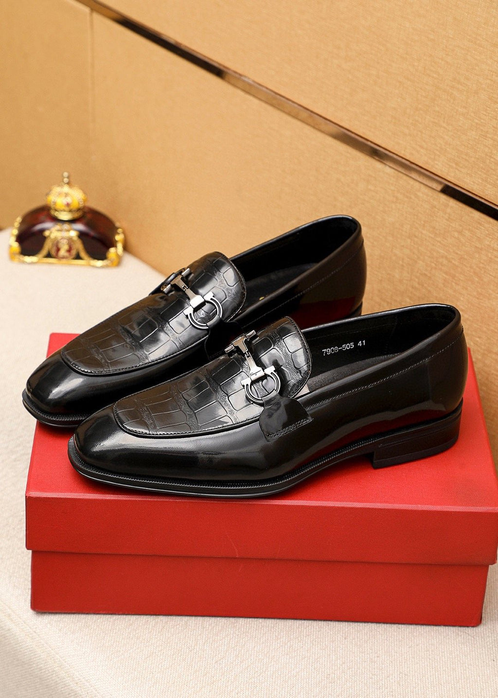 Ferragamo Black Textured Bit Loafers — front