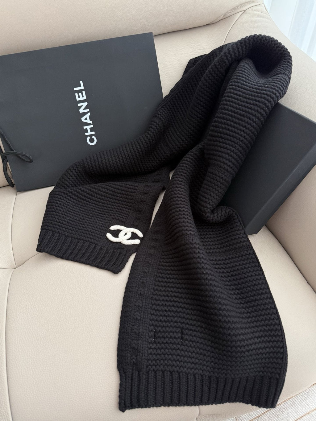 Chanel Black Ribbed Knit Scarf — hero