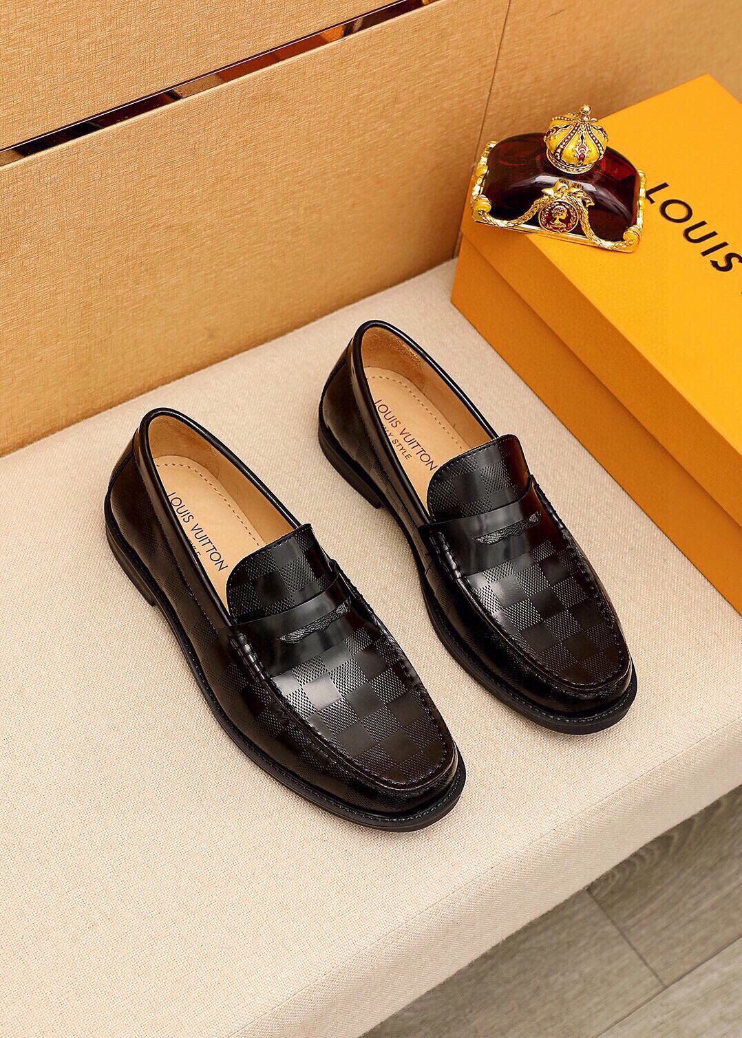 微商相册测试鞋子-Louis Vuitton Checkerboard Penny Loafers — hero