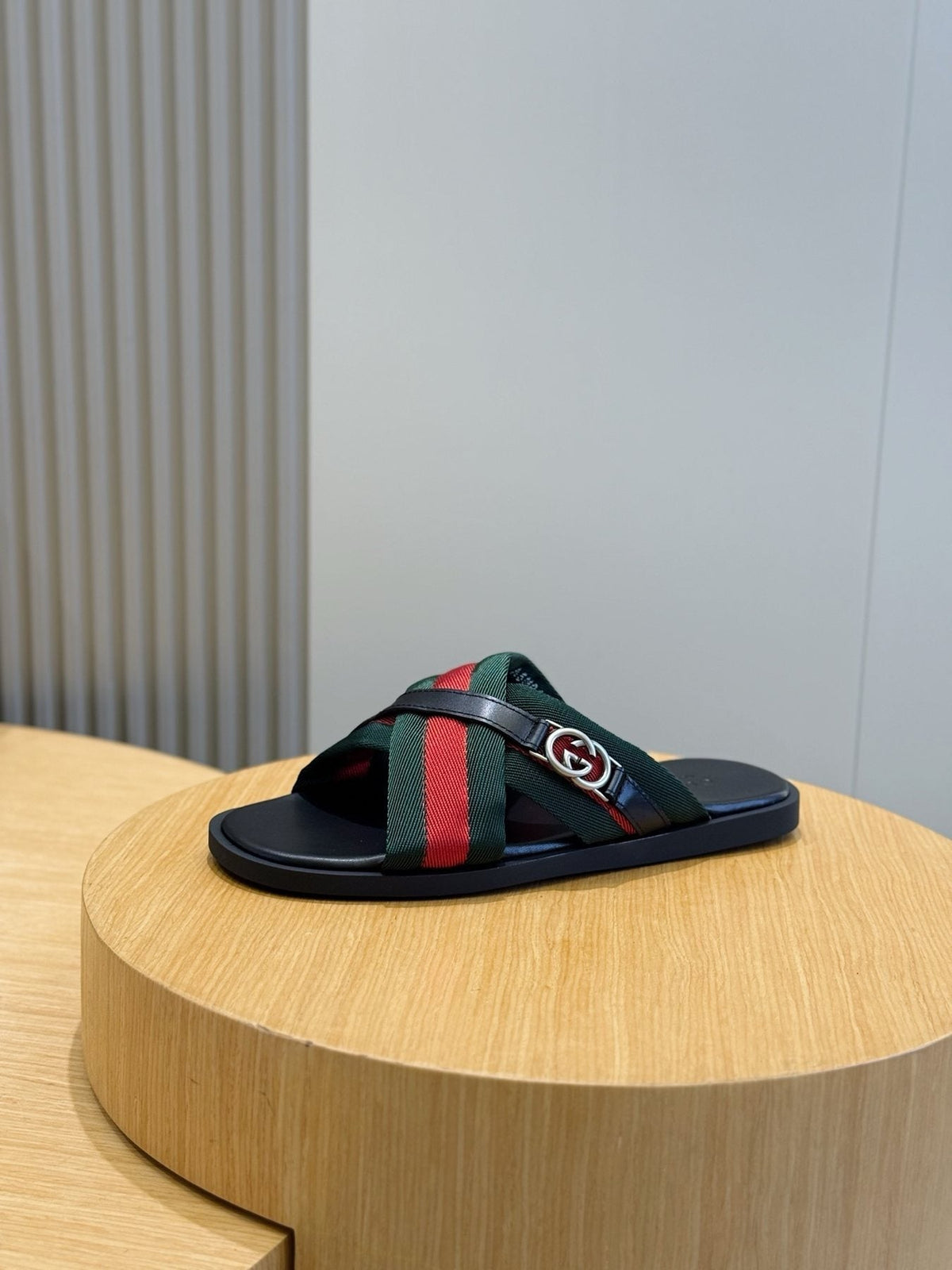 Gucci Green and Red Strap Sandals — side