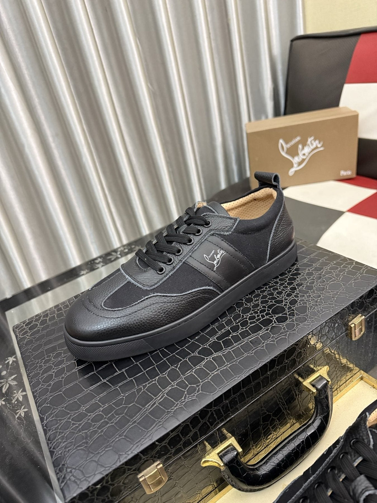 Christian Louboutin Script-Accent Low-Top Sneakers — front