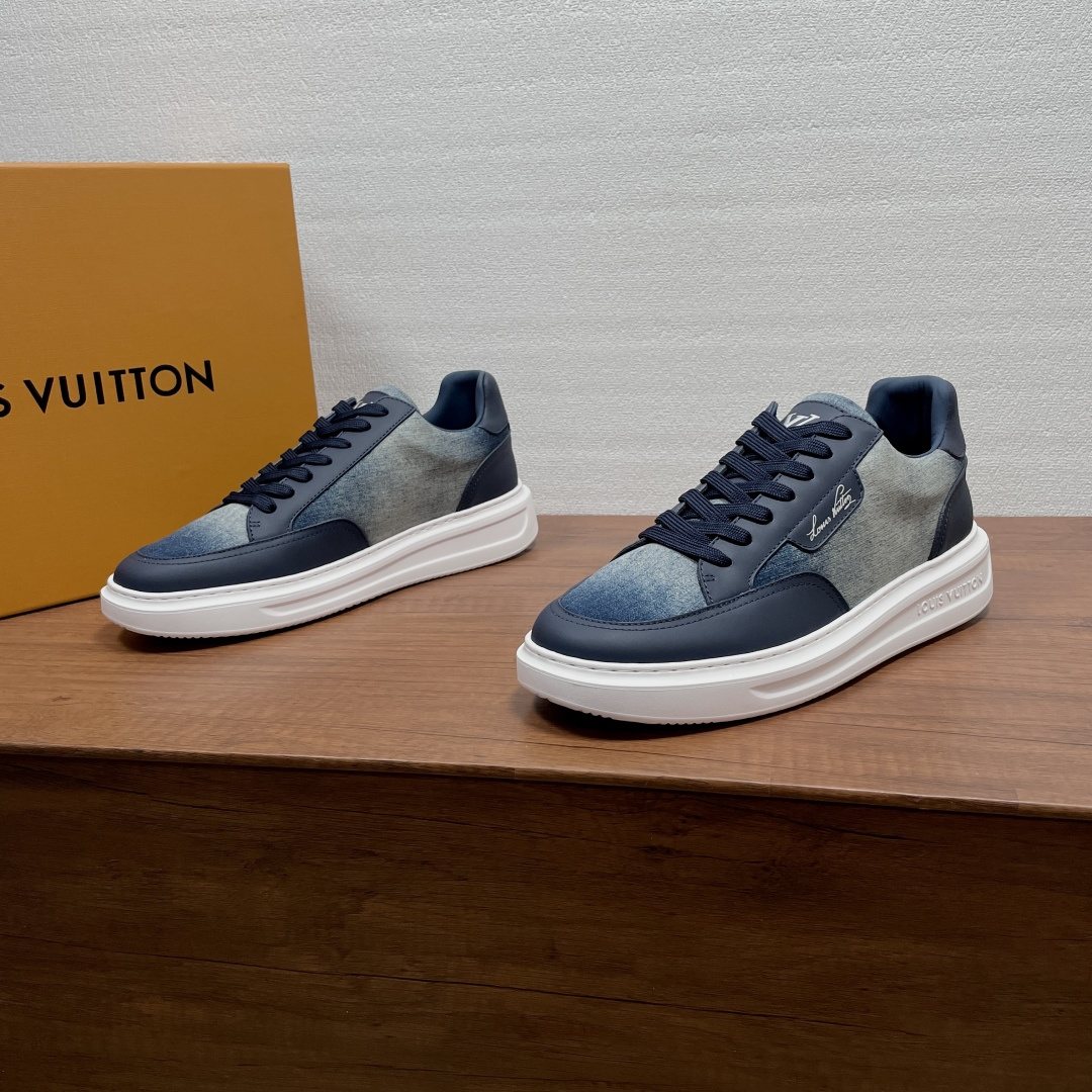 Louis Vuitton Textured Low-Top Sneakers — front