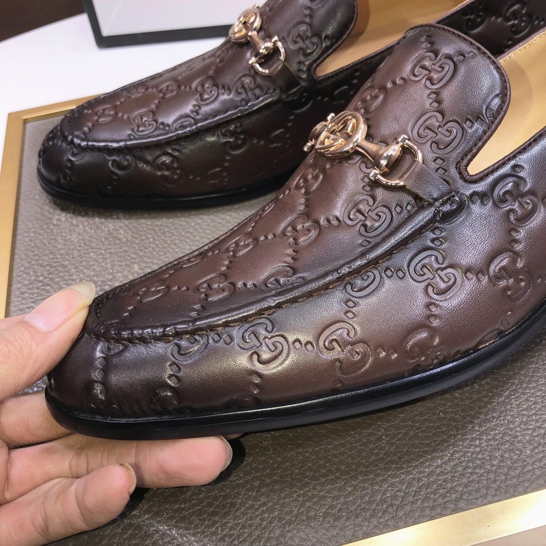 Gucci Patterned Bit Loafers — detail