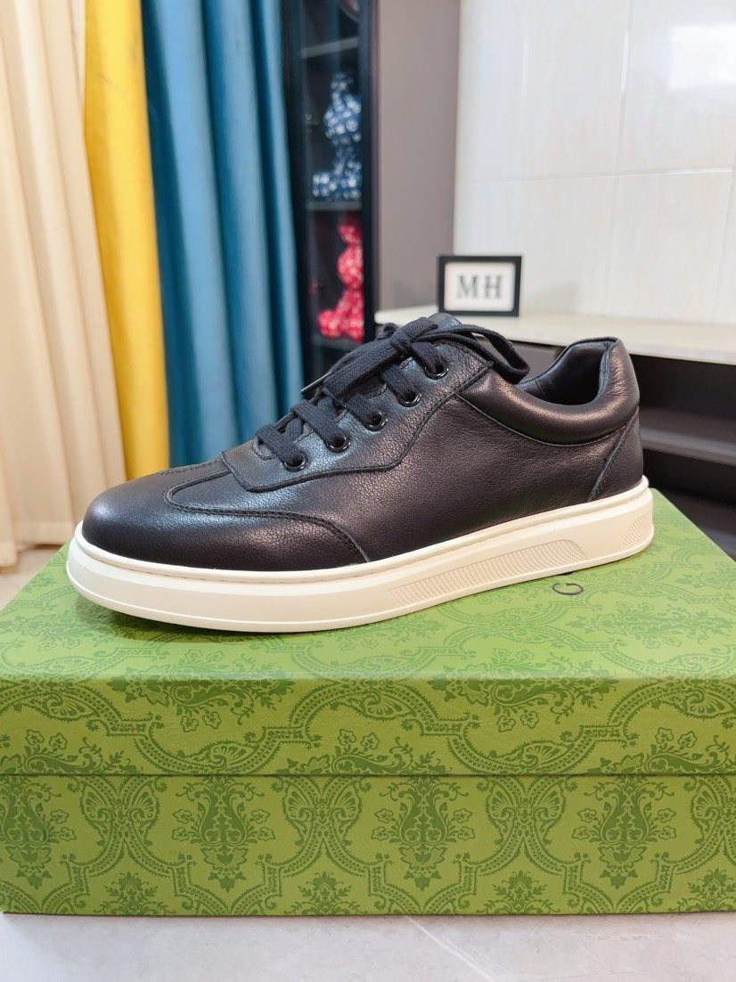 Gucci Low-Top Lace-Up Sneakers — hero